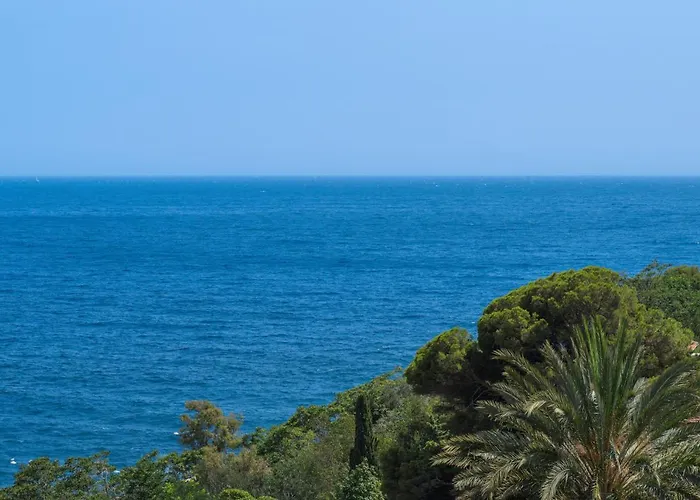 Proche Monaco, Vue Mer Et Acces A La Plage
